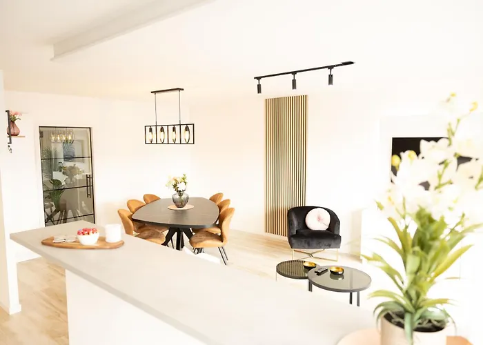 דירה Centre Bayview + Free Parking